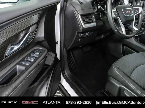 Used 2024 GMC Terrain SLE FWD image 7