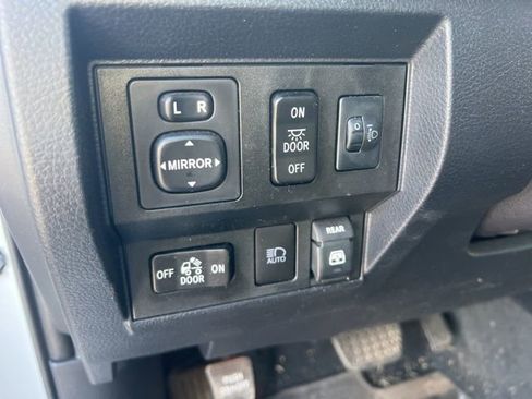 Used 2019 Toyota Tundra SR5 image 13