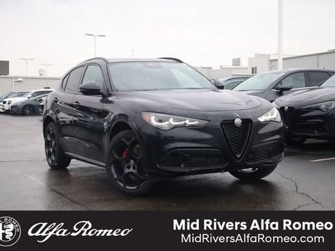 New 2025 Alfa Romeo Stelvio Sprint image 1