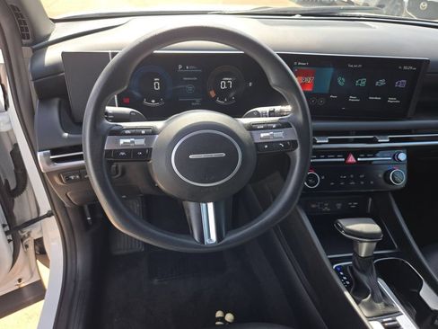 Used 2025 Hyundai Santa Cruz SEL FWD image 18