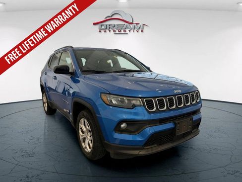 Used 2024 Jeep Compass Latitude AWD/4WD image 1
