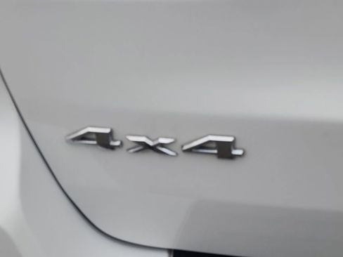 Used 2021 Jeep Grand Cherokee Laredo image 7