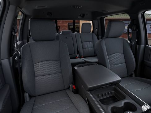 New 2026 RAM 3500 Big Horn AWD/4WD image 17