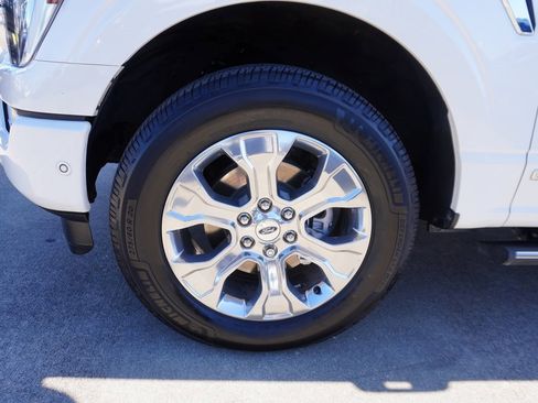 Certified 2022 Ford F150 Platinum w/ Equipment Group 701A High image 33