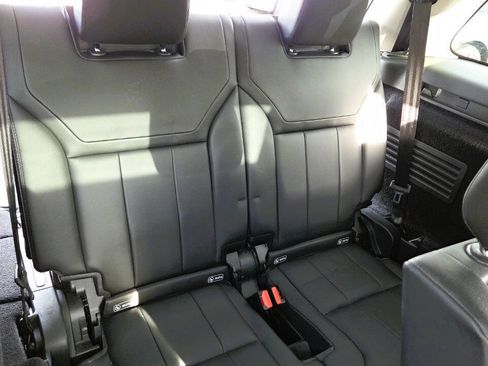 Used 2019 Land Rover Discovery SE AWD/4WD image 41