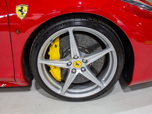 Used 2014 Ferrari 458 Italia Coupe RWD image 39