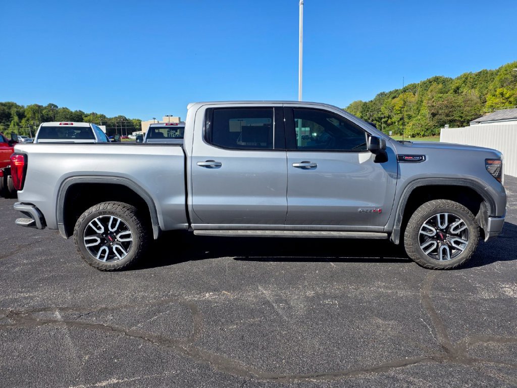 Used 2024 GMC Sierra 1500 AT4 w/ Technology Package AWD/4WD image 11