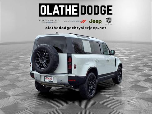 Used 2025 Land Rover Defender 110 S image 31