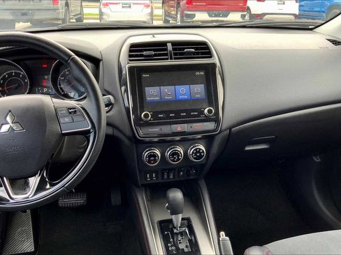 Used 2024 Mitsubishi Outlander Sport SE image 6