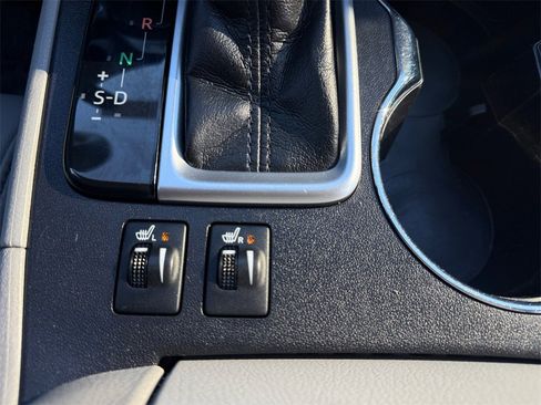 Used 2019 Toyota Highlander XLE image 29