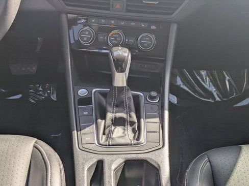 Used 2022 Volkswagen Jetta SE image 16