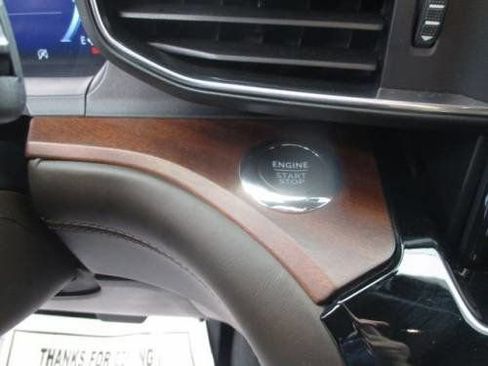 Used 2023 Ford Explorer King Ranch w/ Technology Package image 18