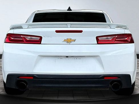 Used 2018 Chevrolet Camaro LT RWD image 5