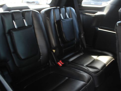 Used 2018 Ford Explorer Limited w/ Equipment Group 301A AWD/4WD image 18