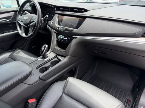 Used 2018 Cadillac XT5 Luxury w/ LPO, Black Ice Package AWD/4WD image 18