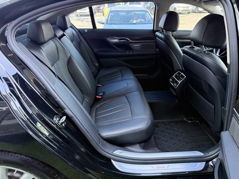 Used 2018 BMW 740i RWD image 17