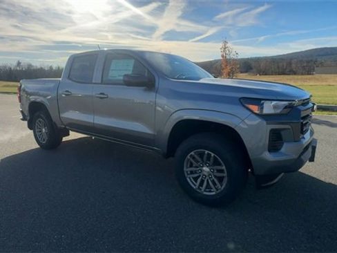 New 2026 Chevrolet Colorado LT image 2