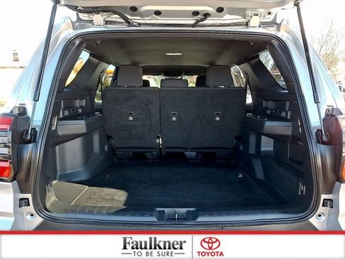 Certified 2025 Toyota 4Runner SR5 AWD/4WD image 28