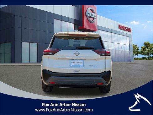 Certified 2023 Nissan Rogue SV image 4