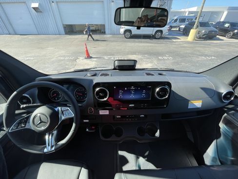 New 2025 Mercedes-Benz Sprinter 4500 image 13