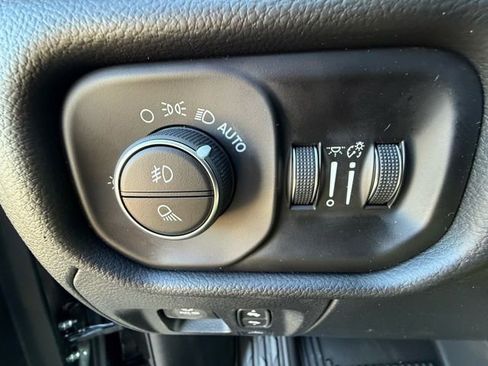 New 2026 RAM 1500 4x4 Crew Cab image 14