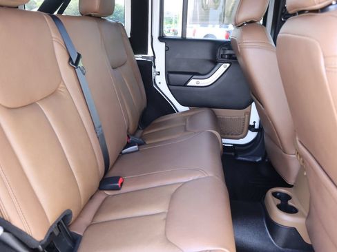 Used 2016 Jeep Wrangler Unlimited Sahara w/ Max Tow Package AWD/4WD image 25