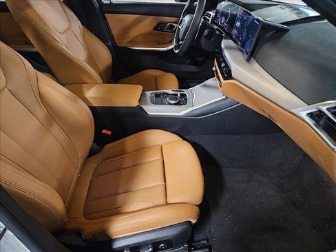 Certified 2025 BMW 330i Sedan w/ Convenience Package image 23