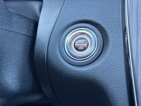 Used 2020 Mercedes-Benz C 300 C 300 image 23