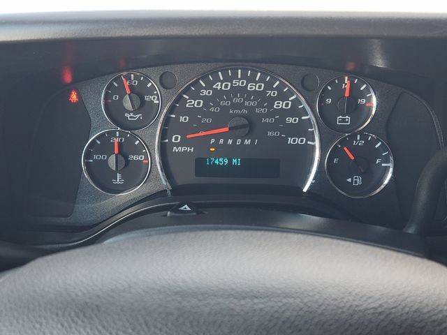 Used 2025 Chevrolet Express 2500 w/ Driver Convenience Package RWD image 7