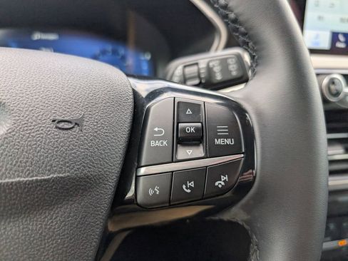 Used 2022 Ford Escape SEL w/ Technology Package image 17