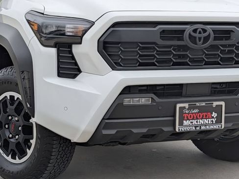 Used 2024 Toyota Tacoma TRD Off-Road w/ TRD Off Road Upgrade Package AWD/4WD image 3