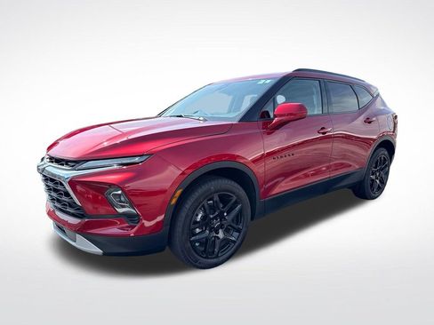 Used 2024 Chevrolet Blazer LT w/ Convenience Package FWD image 2