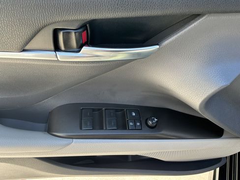 Used 2024 Toyota Camry SE image 21