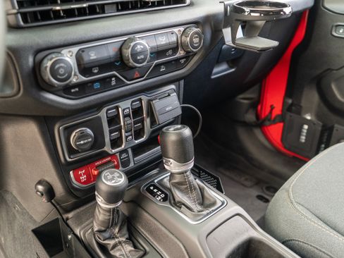 Used 2024 Jeep Wrangler Unlimited AWD/4WD image 20