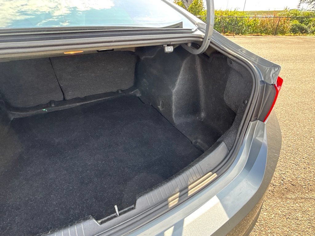 Used 2023 Chevrolet Malibu LT FWD image 37