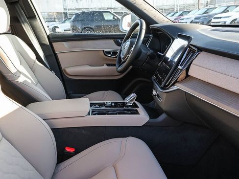 New 2026 Volvo XC90 T8 Plus w/ Protection Package Premier AWD/4WD image 17