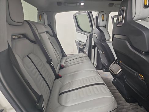 Used 2022 Rivian R1T Adventure image 23