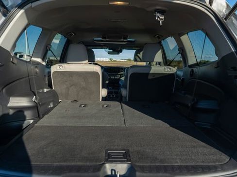 Used 2019 Honda Pilot Touring image 13