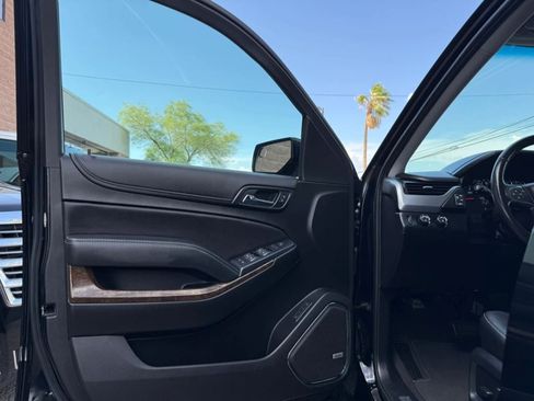 Used 2020 Chevrolet Suburban LT AWD/4WD image 36