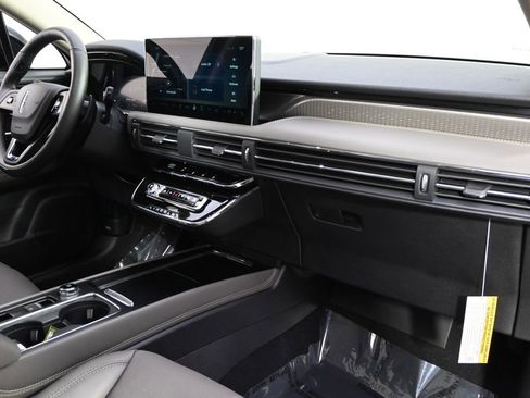 New 2026 Lincoln Corsair Reserve w/ Jet Appearance Package AWD/4WD image 15