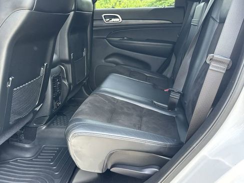 Used 2020 Jeep Grand Cherokee Altitude RWD image 23