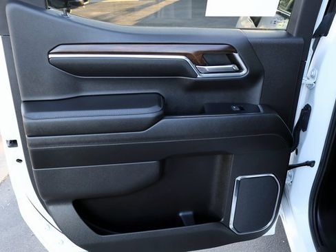 Used 2024 GMC Sierra 1500 SLT image 26