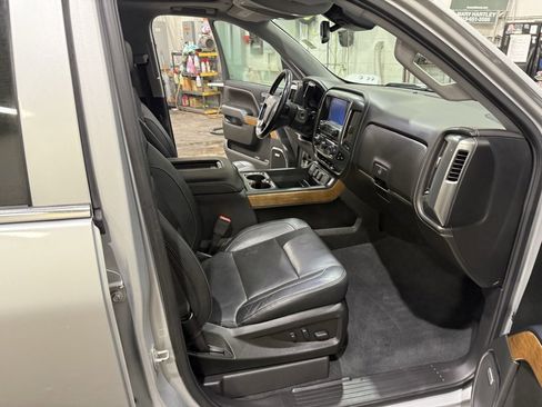 Used 2018 Chevrolet Silverado 1500 LTZ w/ LTZ Plus Package image 34