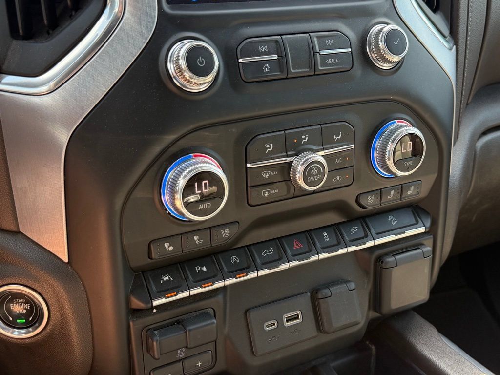 Used 2021 GMC Sierra 1500 SLT AWD/4WD image 18
