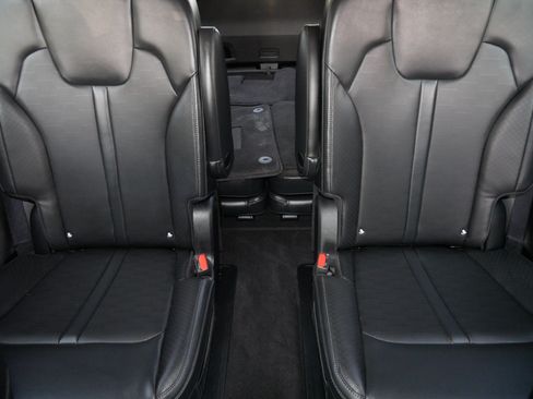Used 2025 Kia Sorento SX AWD/4WD image 13
