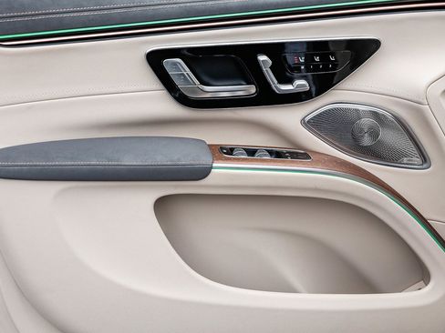 Certified 2023 Mercedes-Benz EQS 580 4MATIC SUV image 22