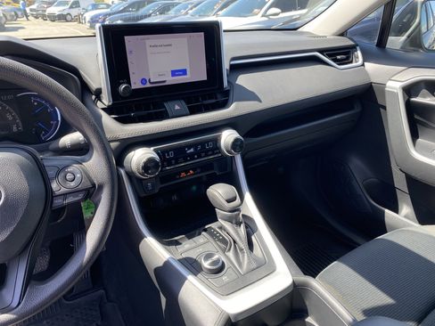 Used 2023 Toyota RAV4 LE AWD/4WD image 12