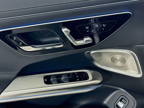 Used 2025 Mercedes-Benz CLE 300 4MATIC Cabriolet image 19