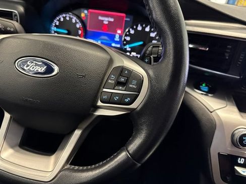 Used 2020 Ford Explorer XLT w/ Equipment Group 202A AWD/4WD image 18