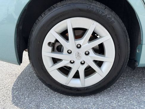 Used 2014 Toyota Prius V Three FWD image 26